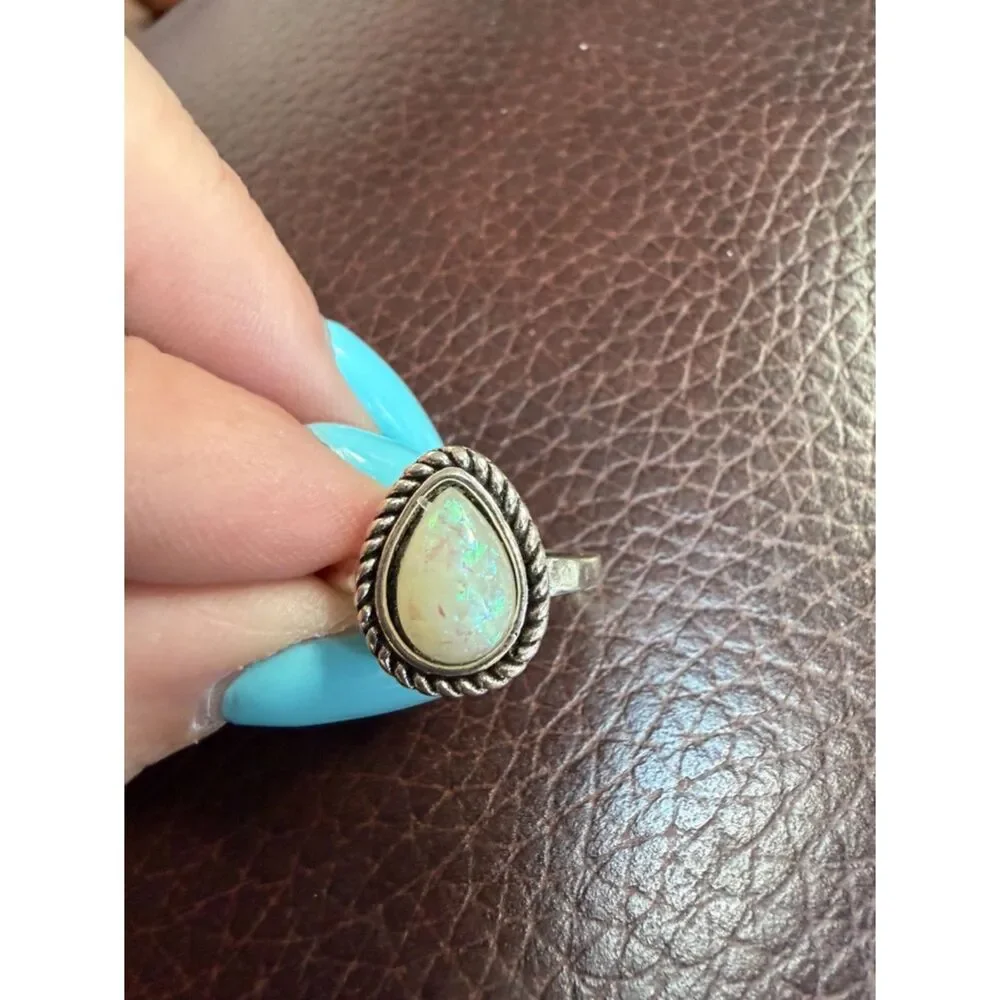 Vintage Silver-Tone Costume Ring with Faux Opal Cabochon – Approx. Size 5-6
